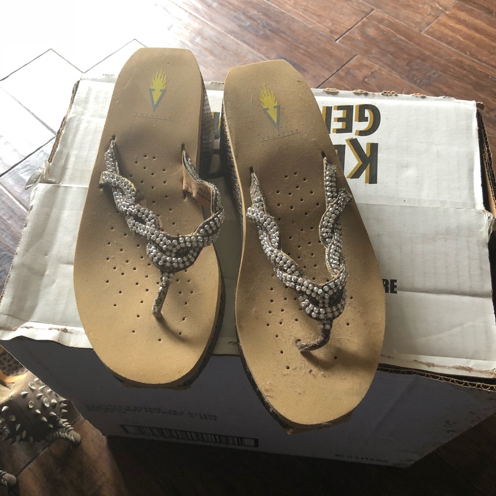 Crystal flip flops